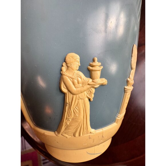 Dialene Better-Maid England Plastic Blue & Ivory Planter With Raised Design 5" V - Picture 9 of 15